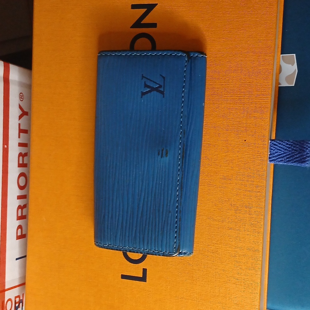 Louis Vuitton vintage blue epi 4 key holder